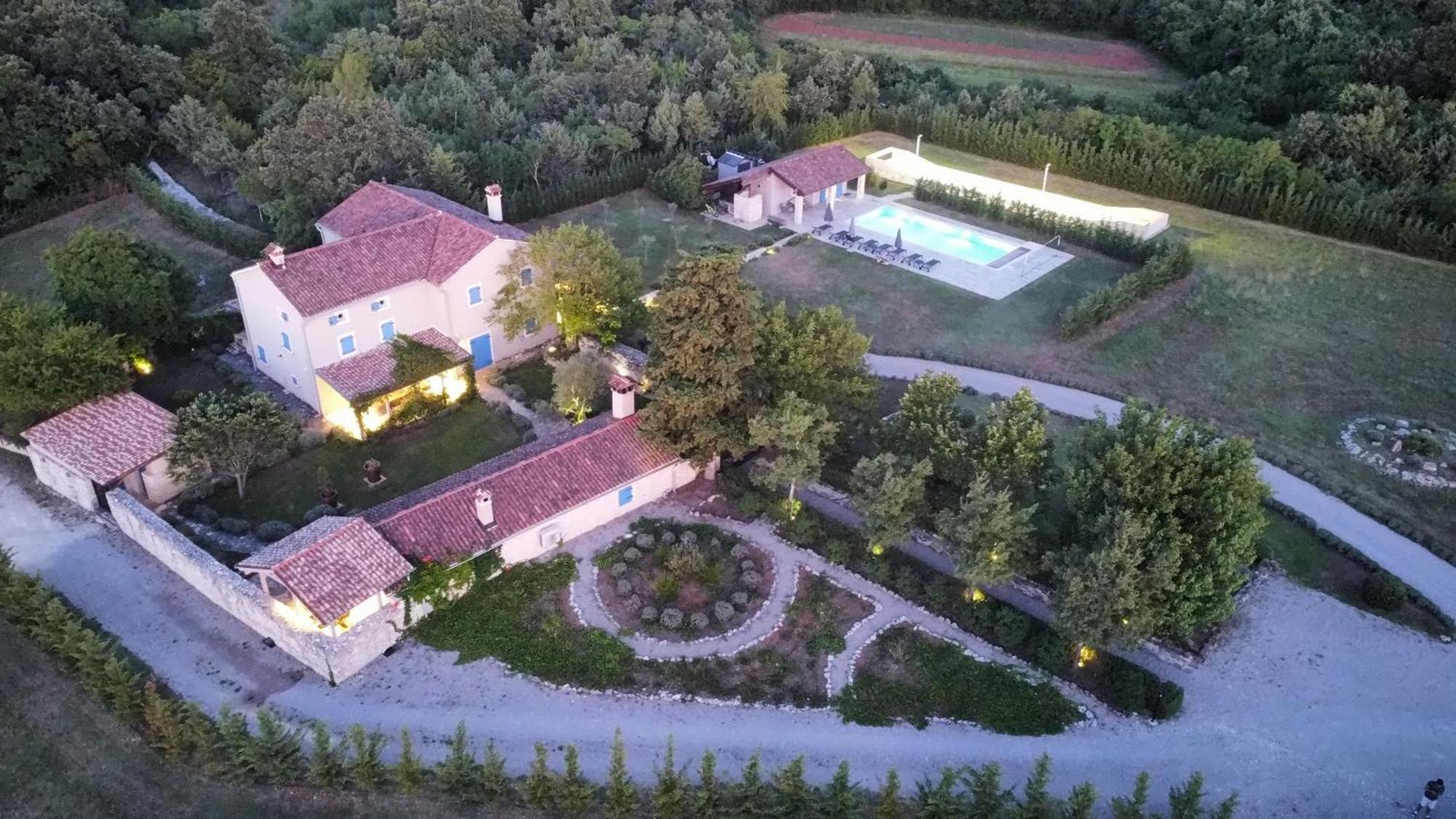 Stancija Cabrunici Villa Exteriör bild
